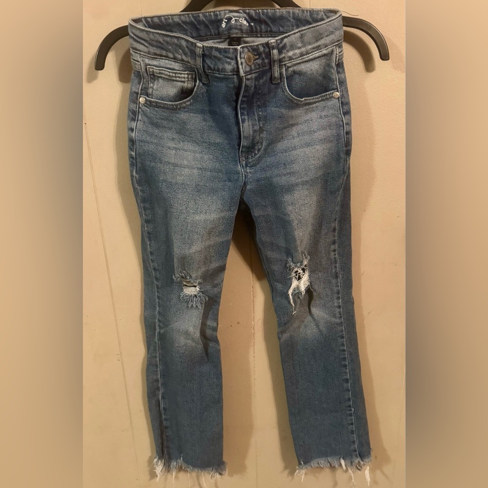 Art Class Blue Distressed Cropped Jeans